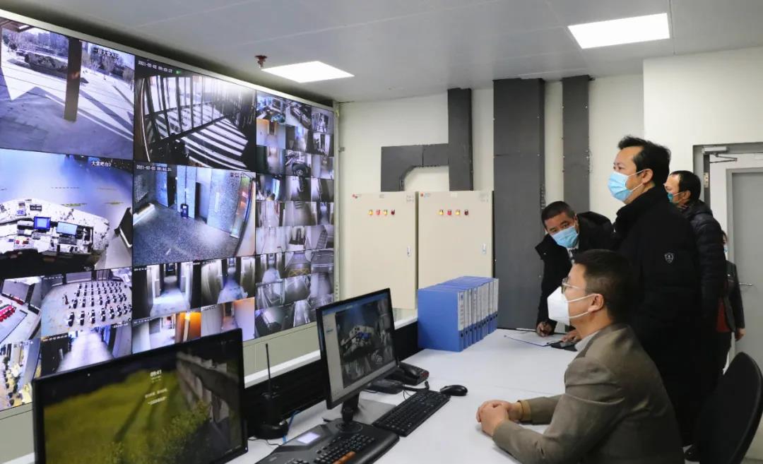 金隅,董事長,曾勁